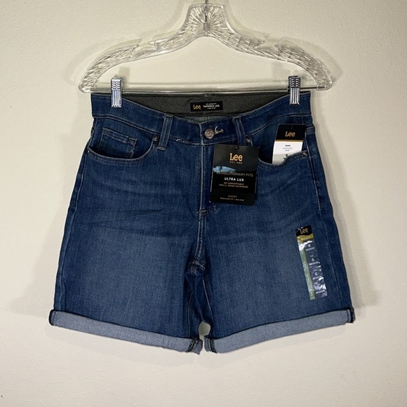 Lee Regular Fit Mid Rise Jean Shorts NWT Women’s Casual Summer Boho Vacation - Picture 1 of 8